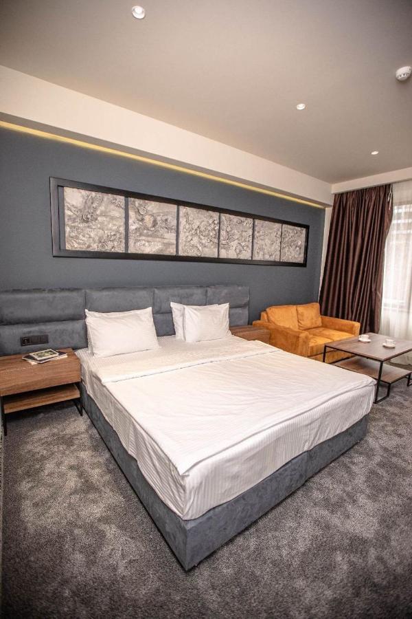 Nor Ekats Aparthotel Yerevan Bagian luar foto